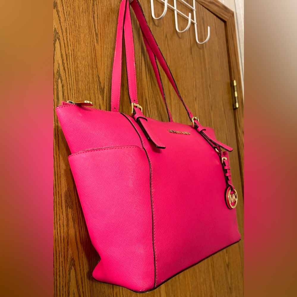 Michael Kors Textured Saffiano Pink Leather Jet Set Tote - Picture 3 of 13